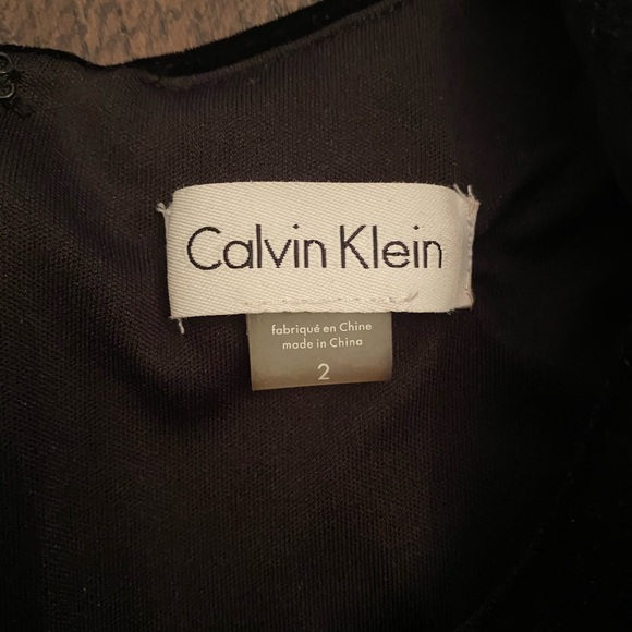 Calvin Klein- cold shoulder velvet dress - Picture 4 of 5